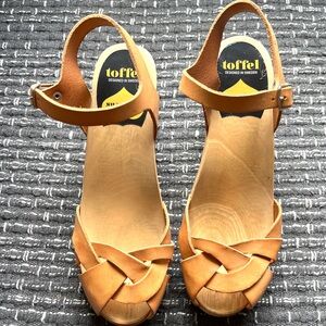 Swedish Hasbeens Kringlan Tan / Natural Leather Heeled Wooden Sandals sz 40